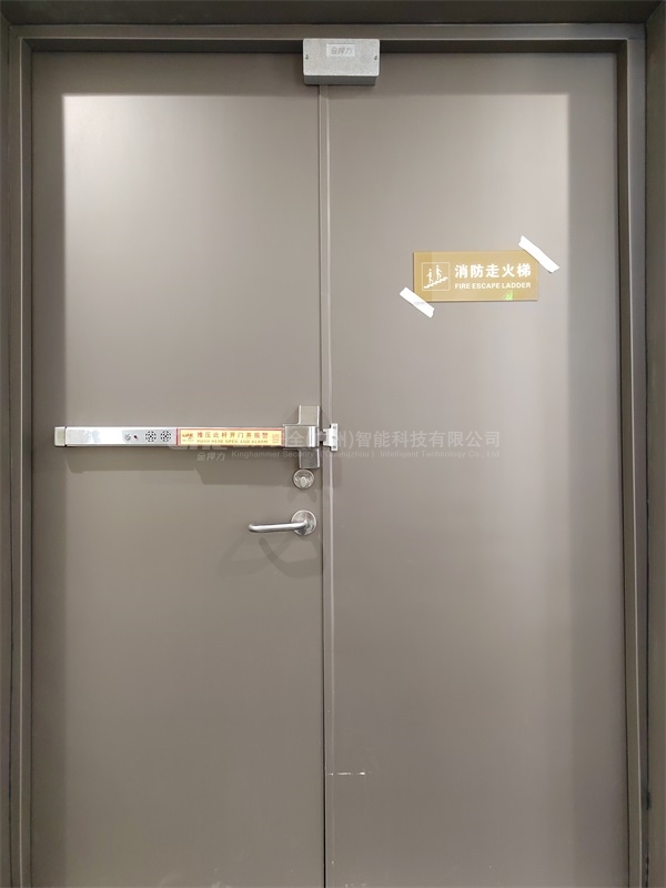 雙門報(bào)警推桿鎖搭配雙門器