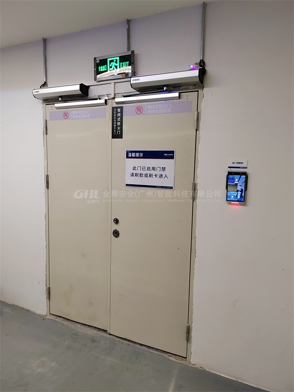 電動(dòng)閉門器聯(lián)動(dòng)門禁人臉識(shí)別 電動(dòng)閉門器聯(lián)動(dòng)門禁人臉識(shí)別