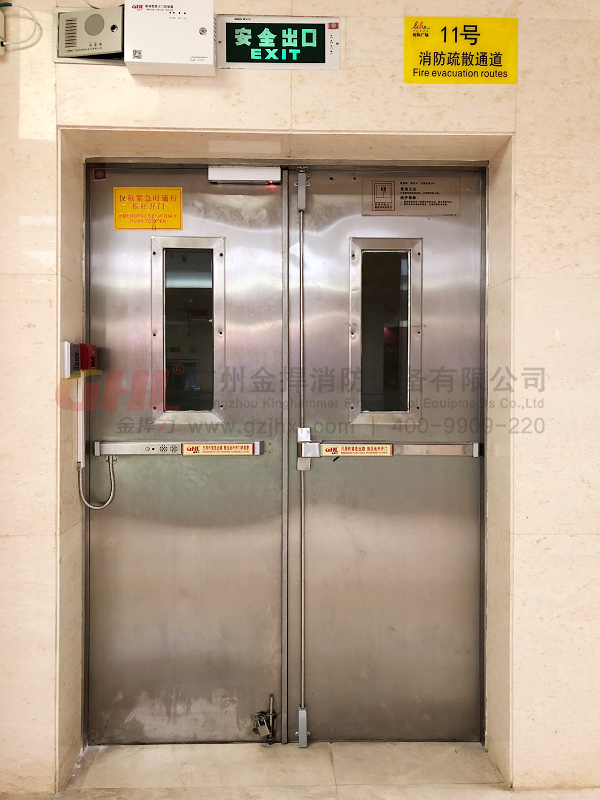 規(guī)范安裝推閂式逃生門鎖的常閉式防火門