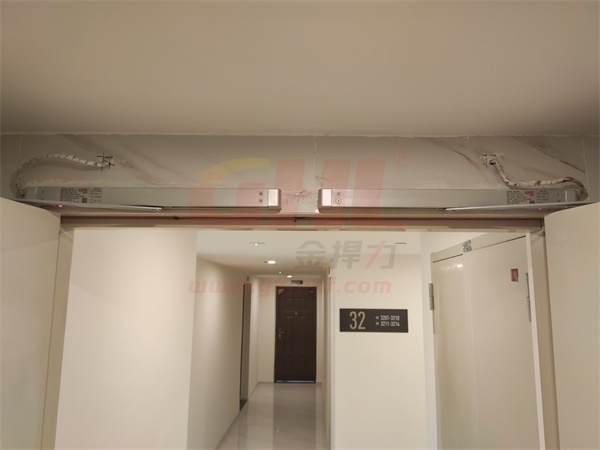 廣州保利羅蘭國際交樓在即，500臺金捍力電動閉門器順利驗(yàn)收