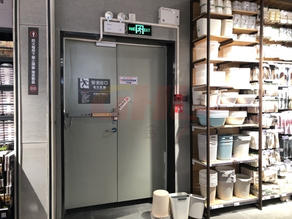 聯(lián)動(dòng)型防火門控制器、聯(lián)動(dòng)型推桿鎖、磁力鎖等組成的消防門禁系統(tǒng)