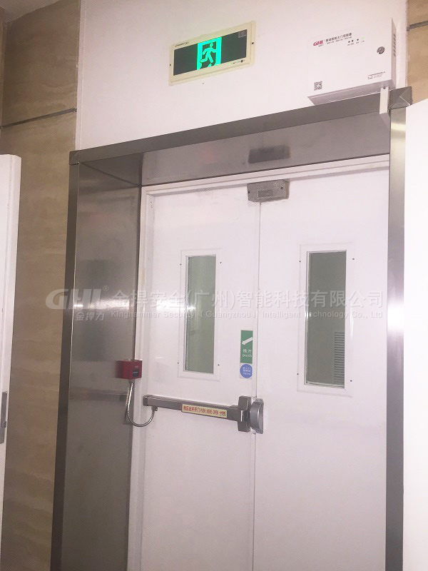 金捍力推桿電鎖口現(xiàn)場安裝實(shí)拍