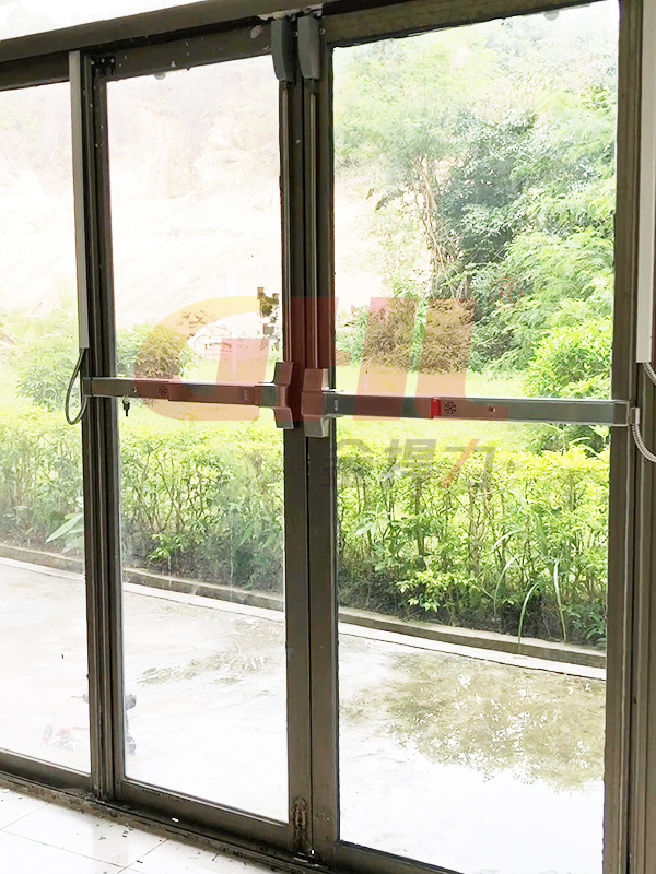 學(xué)校宿舍安裝金捍力聯(lián)動(dòng)報(bào)警推桿鎖控制系統(tǒng)