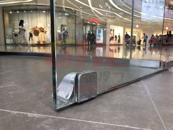 萬達廣場安裝電磁門吸