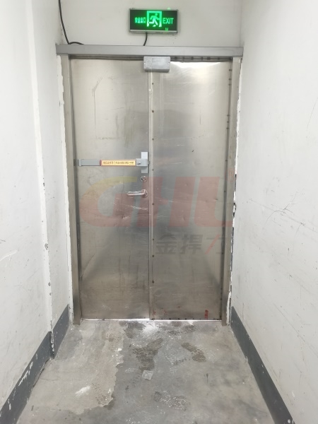 逃生鎖搭配雙門(mén)器