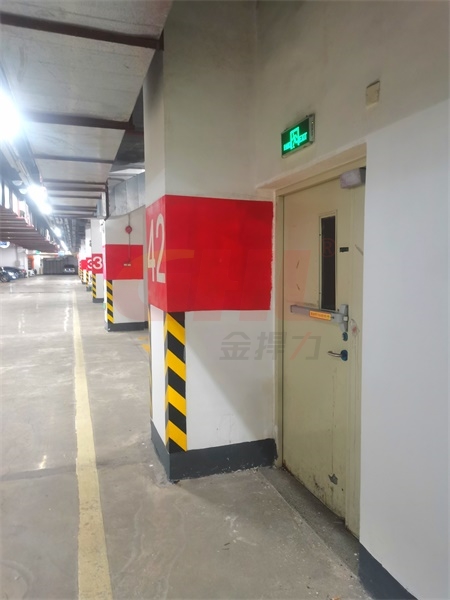 地下停車(chē)場(chǎng)安裝逃生鎖