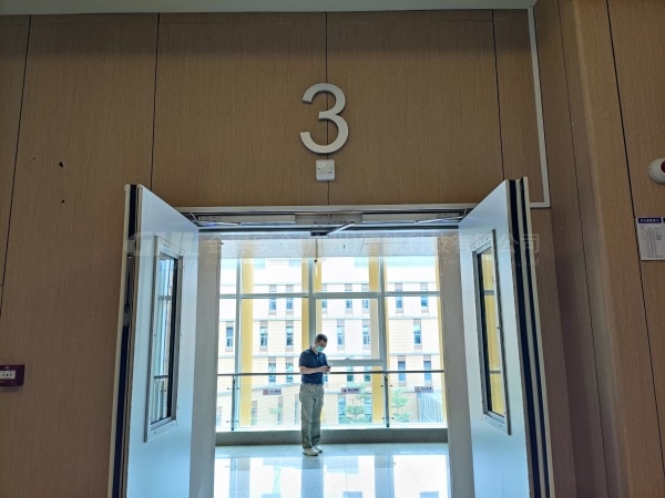 電動(dòng)閉門(mén)器保持防火門(mén)常開(kāi)狀態(tài)