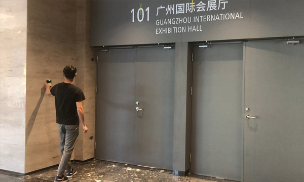 室外刷卡授權(quán)開門